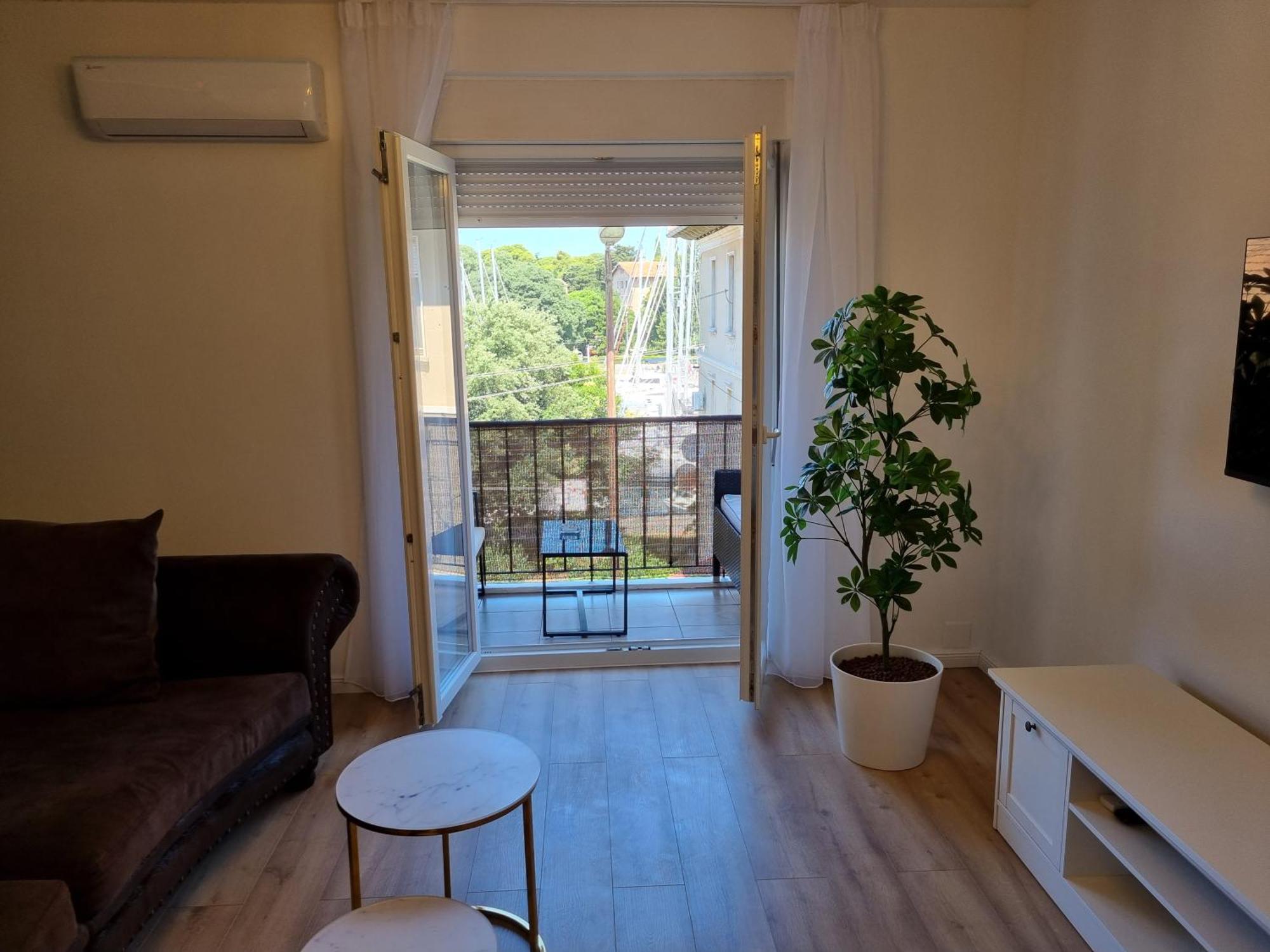 Apartment With View On City Marine Zadar Eksteriør billede